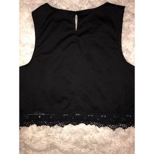 🌹2 for 25🌹 Black lace crop top